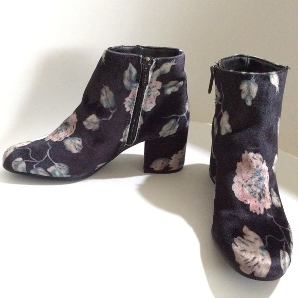 Circus by Sam Edelman floral velvet booties - Picture 2 of 7